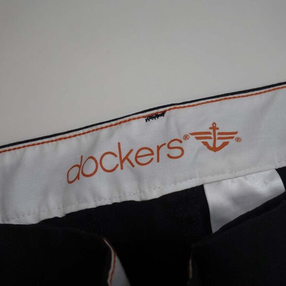 Dockers Women's Pure Shape Chino Pants Size 16 Medium NWT Black Mid Rise Khaki - Picture 4 of 8